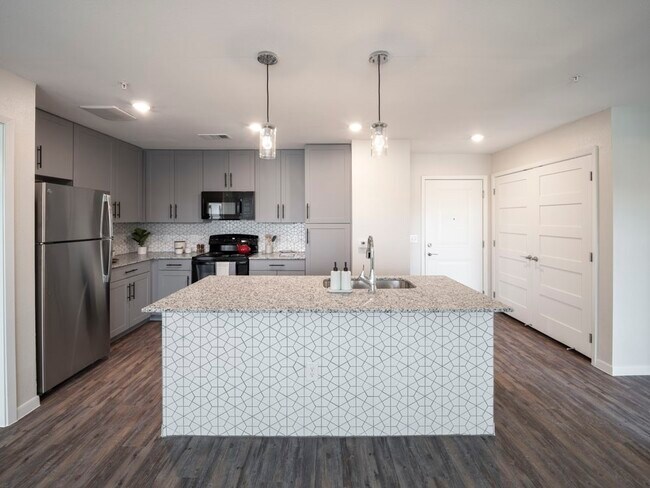 Building Photo - 4611 N Interstate 35 Frontage Rd