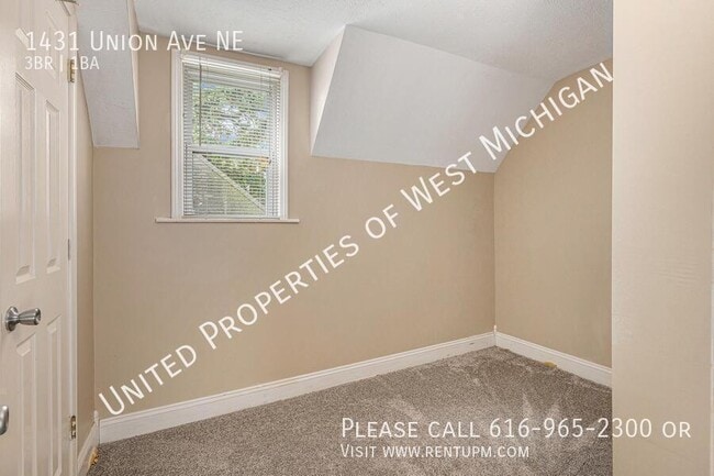 Photo - 1431 Union Ave NE