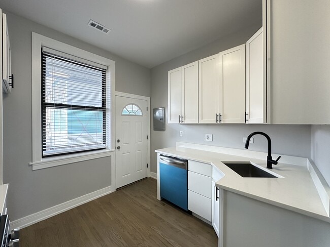 Photo - 3834 N Wilton Ave Unit 4