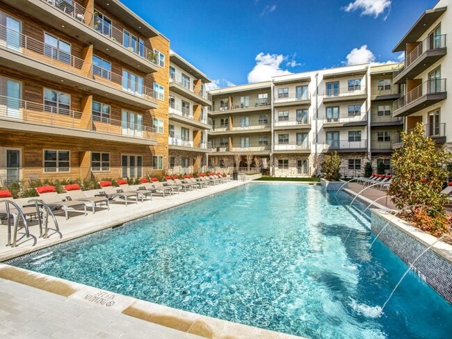 Bluffs at Midway Hollow apartments — community photo
