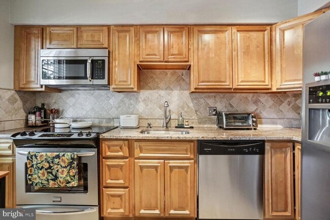 Building Photo - 2228 Washington Ave Unit 202