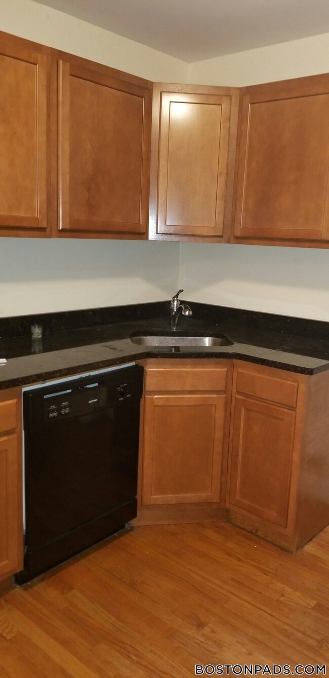 Photo - 220 Hanover St Unit 7