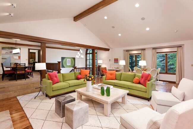 Photo - 207 N 2nd St