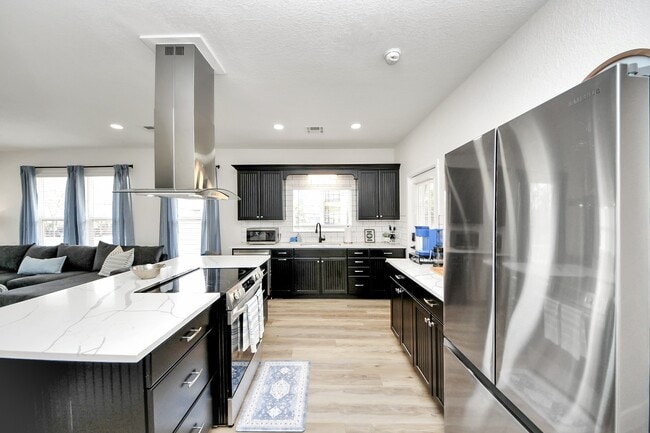 Photo - 710 Kipp Ave