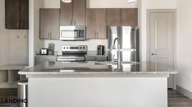 Photo - 12500 Shadowglen Trce Unit 9302