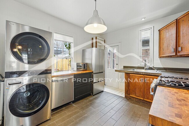Photo - Charming Home with Washer/Dryer and Centra...