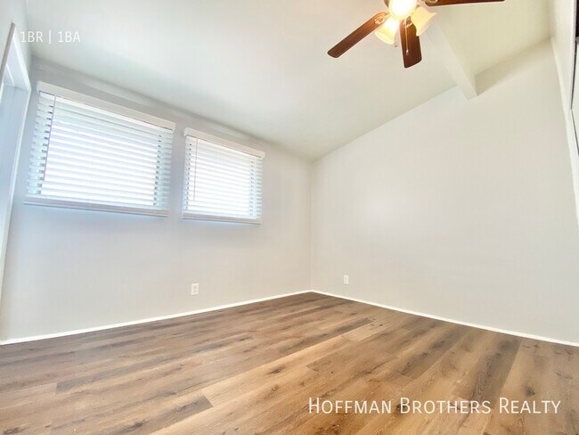 Photo - 5706 La Mirada Ave Unidad 5A