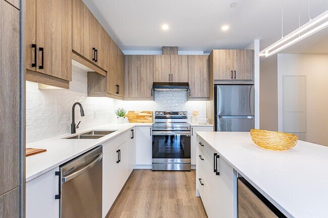 Photo - SOFIA YORKVILLE