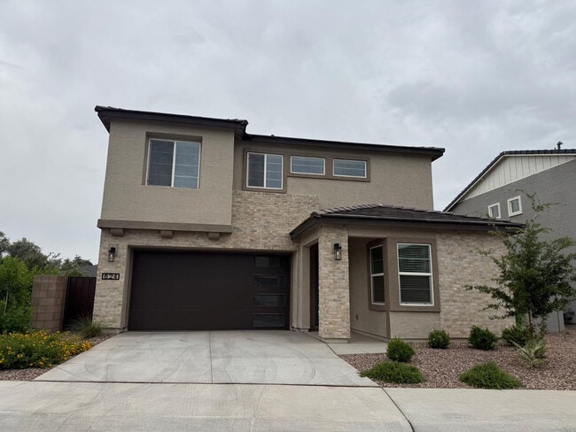 Building Photo - 624 N Vine St