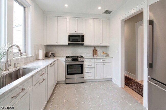 Photo - 10 Lincoln St