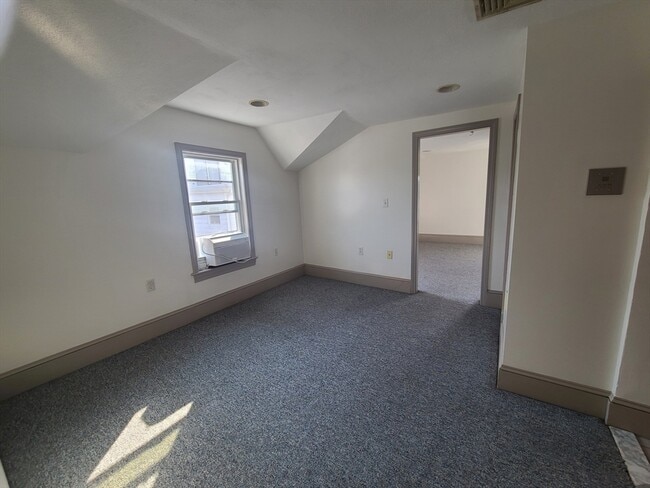 Photo - 26-28 Leyden St Unit 3