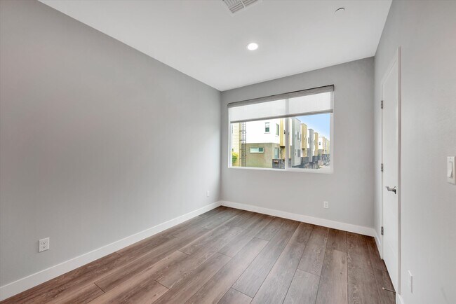 Photo - 109 Uptown Cir