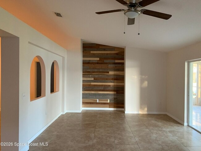 Photo - 1649 La Maderia Dr