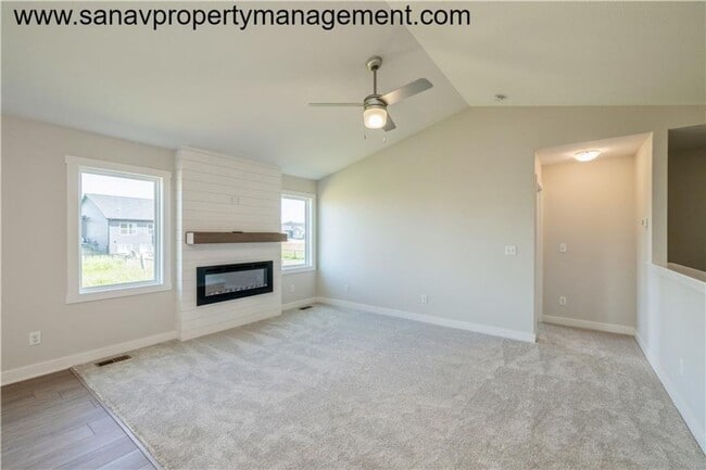 Photo - Beautiful 3 bedroom in Prime Waukee Location - Close to it ALL