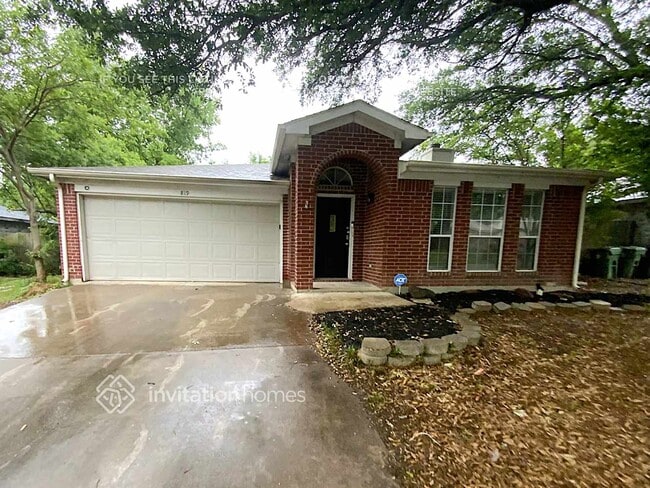 Photo - 819 Havenbrook Dr House