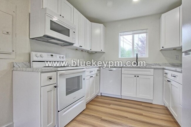 Photo - 2 Bed, 1 Bath Duplex Unit on Main Street in Washougal