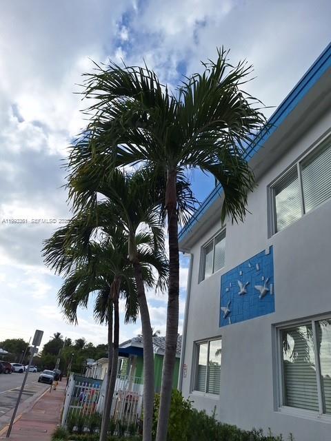 Photo - 755 83rd St Unidad 3