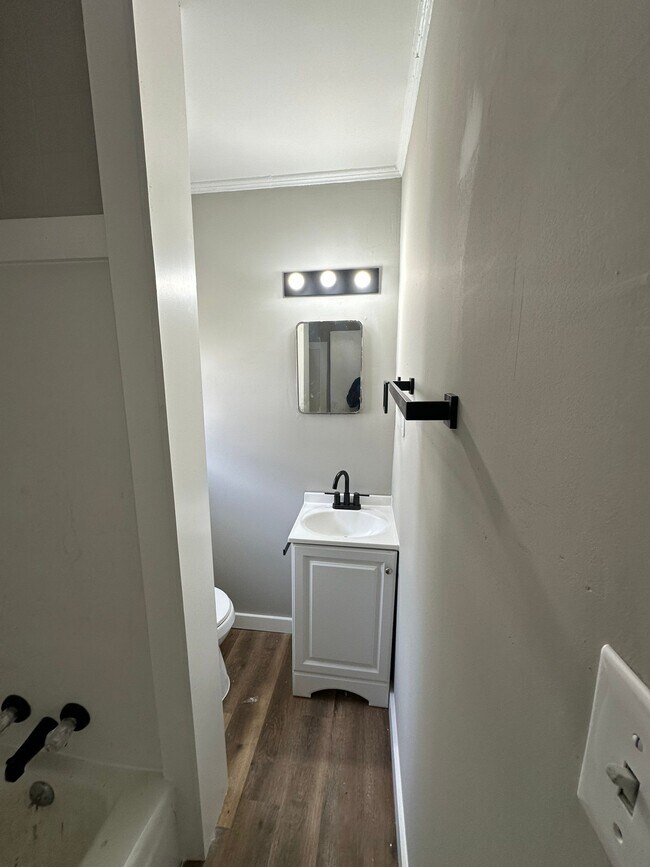 Photo - 808 Cobb Cir