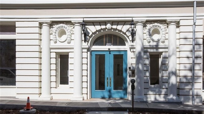 Photo - 100 N Royal St Unit 2I