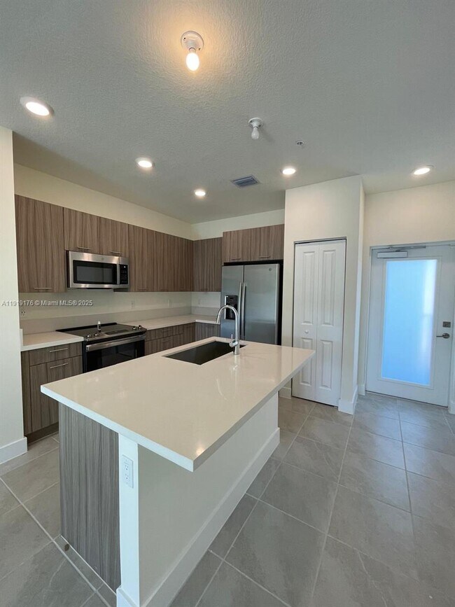 Photo - 8201 NW 41st St Unit D-307