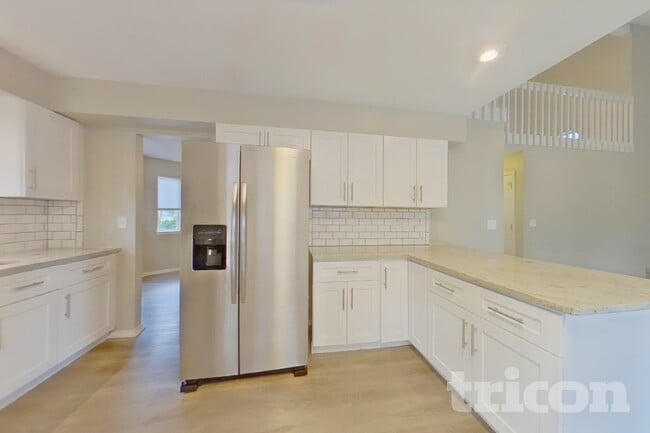 Photo - 6455 Montarbor Dr