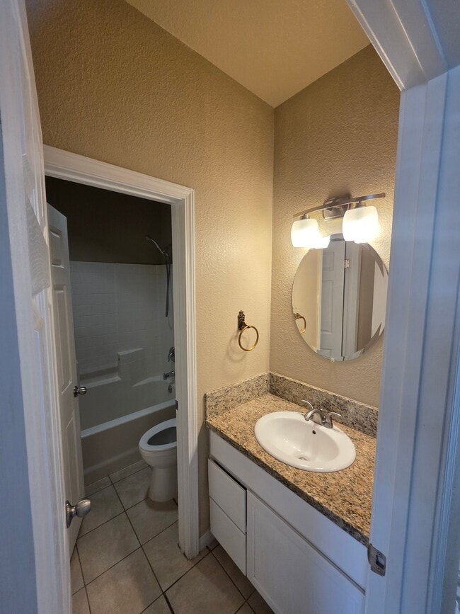 Photo - 8173 Viburnum Ave