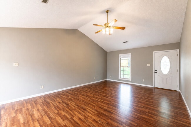 Photo - 317 Headrickview Dr