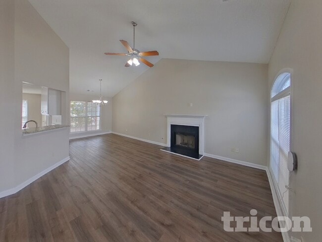 Photo - 4875 Larkspur Ln