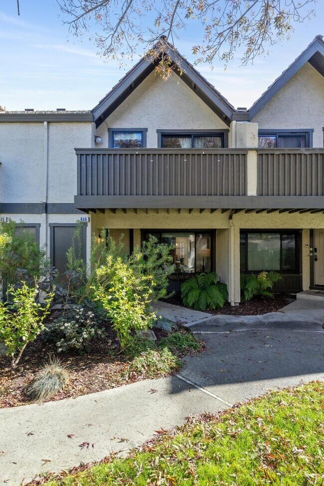 Photo - 646 S Ahwanee Terrace