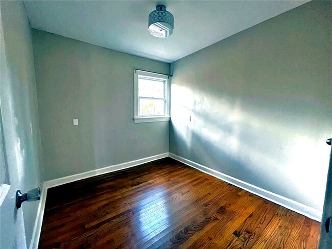 Photo - 1449 Lynford Dr SW