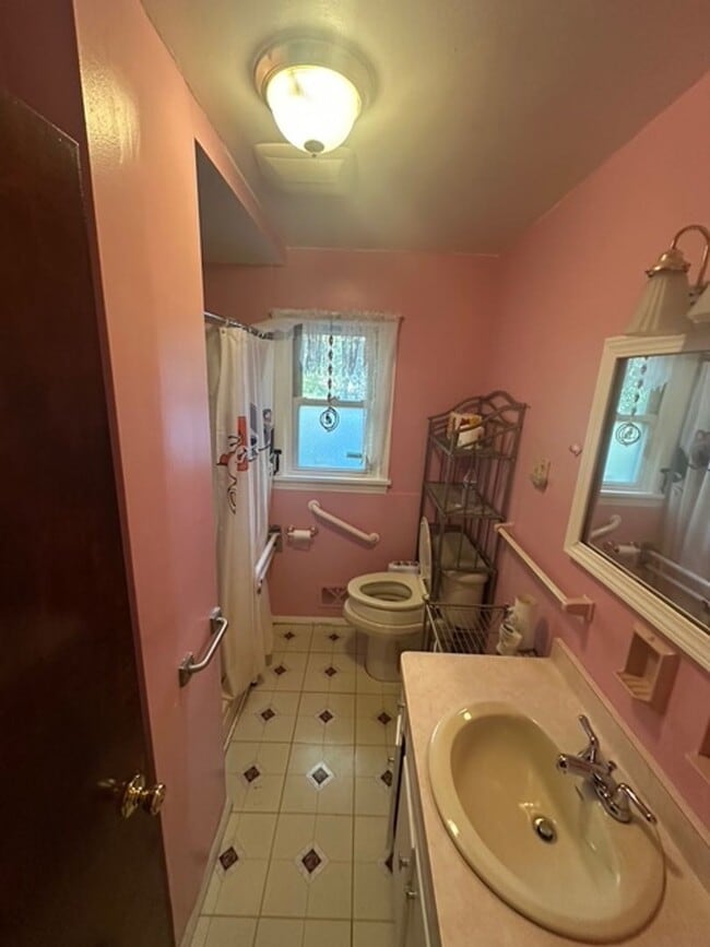 Photo - 254 Ernst St