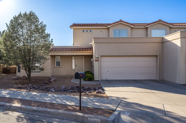 Photo - 2353 Saturn Cir