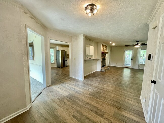 Photo - 3 Bed, 2 Bath Nest In Beaver Run
