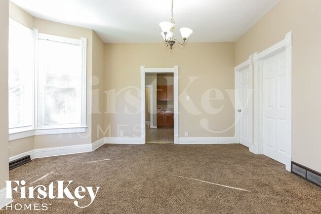 Photo - 542 Oak St