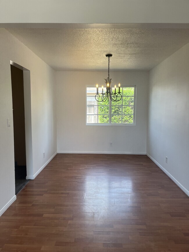 Photo - 2409 Curtis Ave