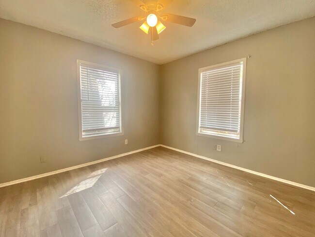 Photo - Cozy 2 Bed 1 Bath near Texas Tech Campus