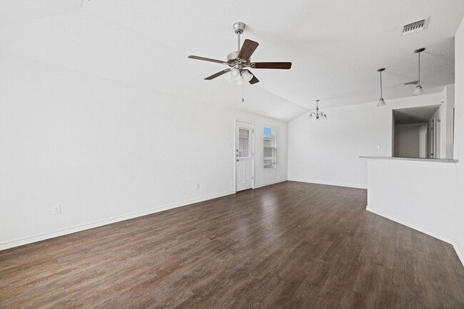 903 Lasso Dr Unit B