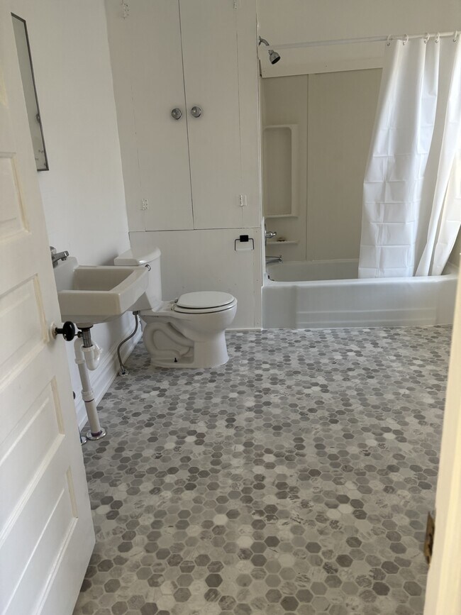 Photo - 957 Dorchester Ave SW