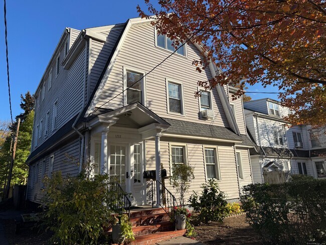 Photo - 1253 Forest Rd Unit #1