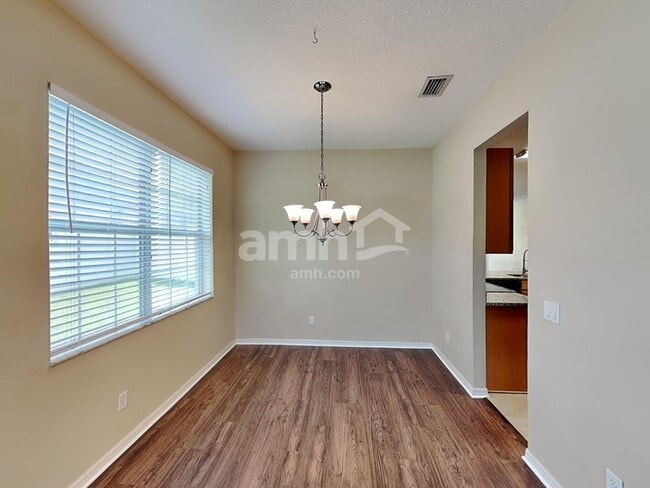 Photo - 9035 41st St E