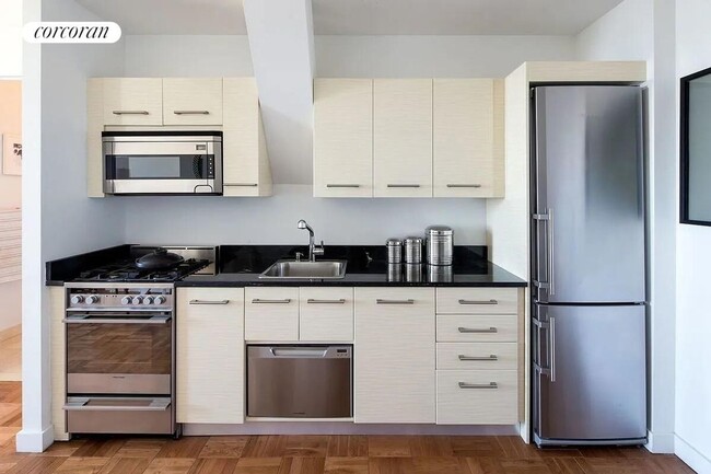 Photo - 20 Exchange Pl