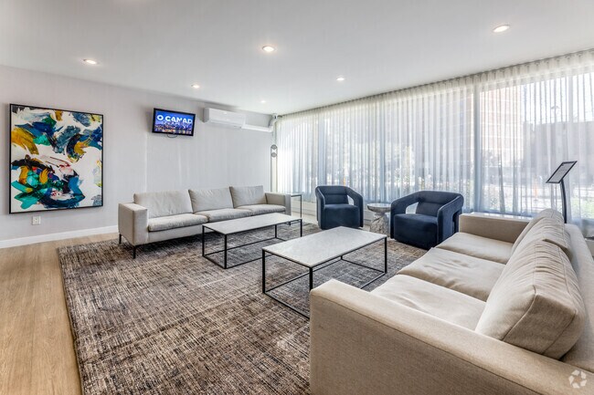 Lobby/Lounge - 90 Eastdale