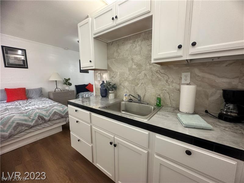 Photo - 2125 Elm Ave