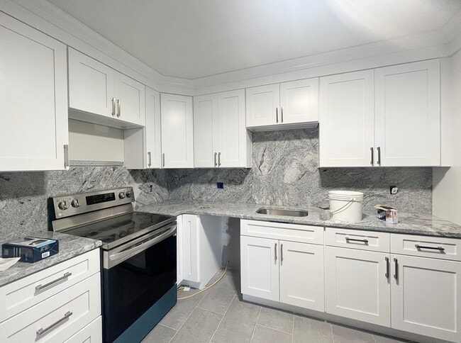 Building Photo - 117 Cottage St Unit 4F Rental