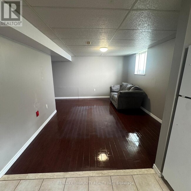 Photo - 108 Ontario St