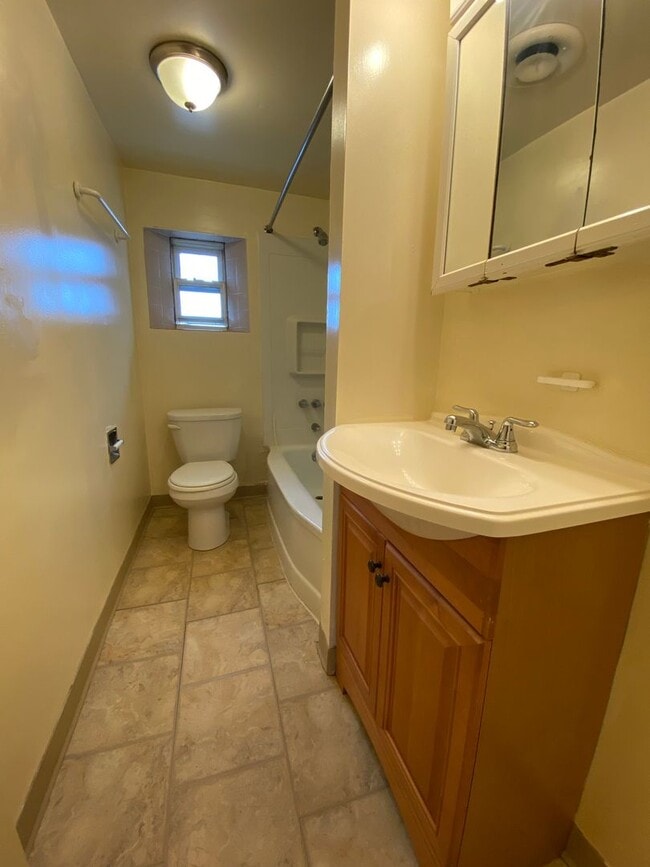 Photo - Stunning Two Bedroom Apartment with Ample ... Unit 3528#3