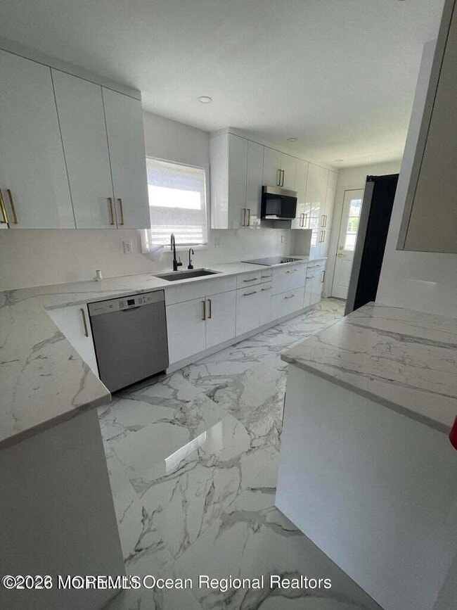 Photo - 1202 Thomas Ave