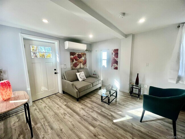 Photo - 126 W Main St