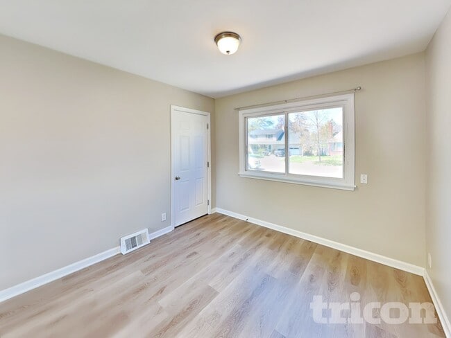 Photo - 7333 Harriet Ave