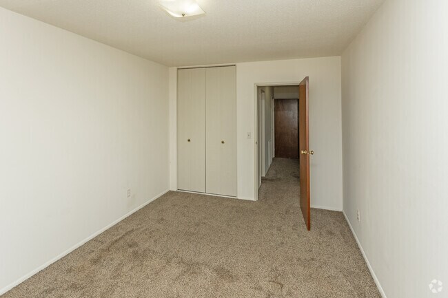 1BR, 1BA - 650SF - Bedroom